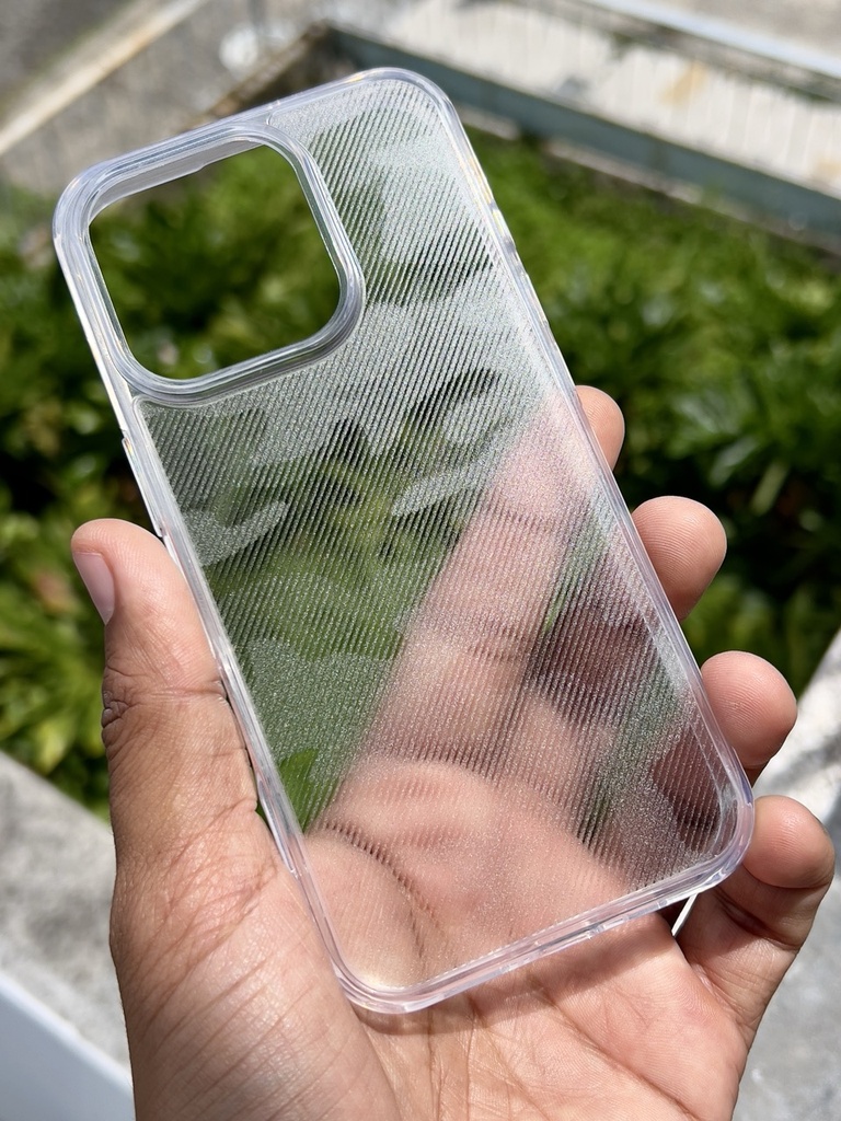 iPhone 16 Pro /  Forro Ibmrs Transparente Camuflaje
