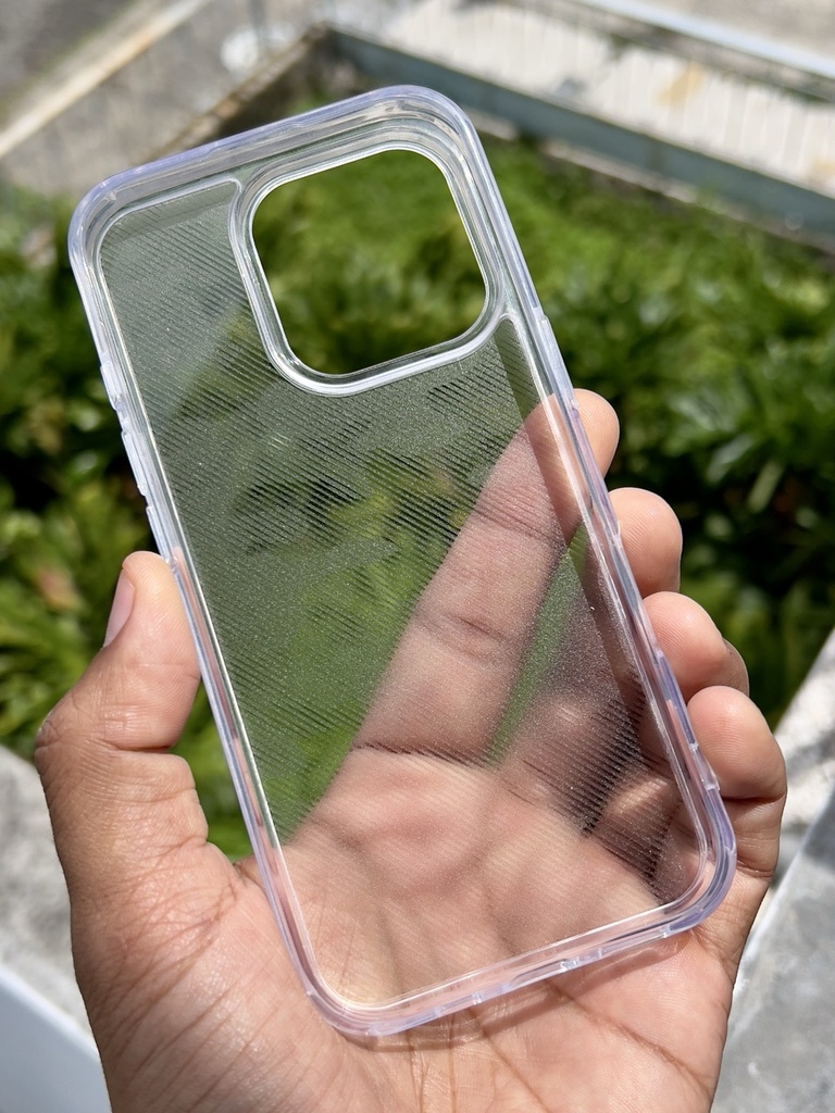 iPhone 16 Pro /  Forro Ibmrs Transparente Camuflaje