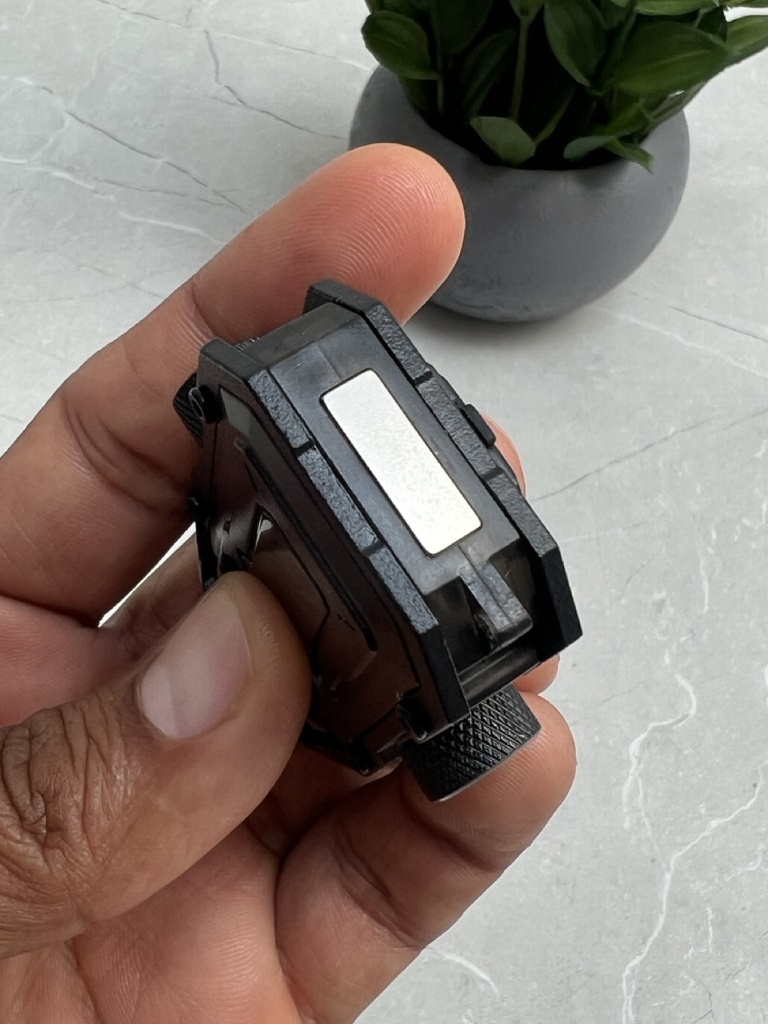 Mini linterna para llavero, 350 Lumens, luz fija y luz intermitente / Color negro