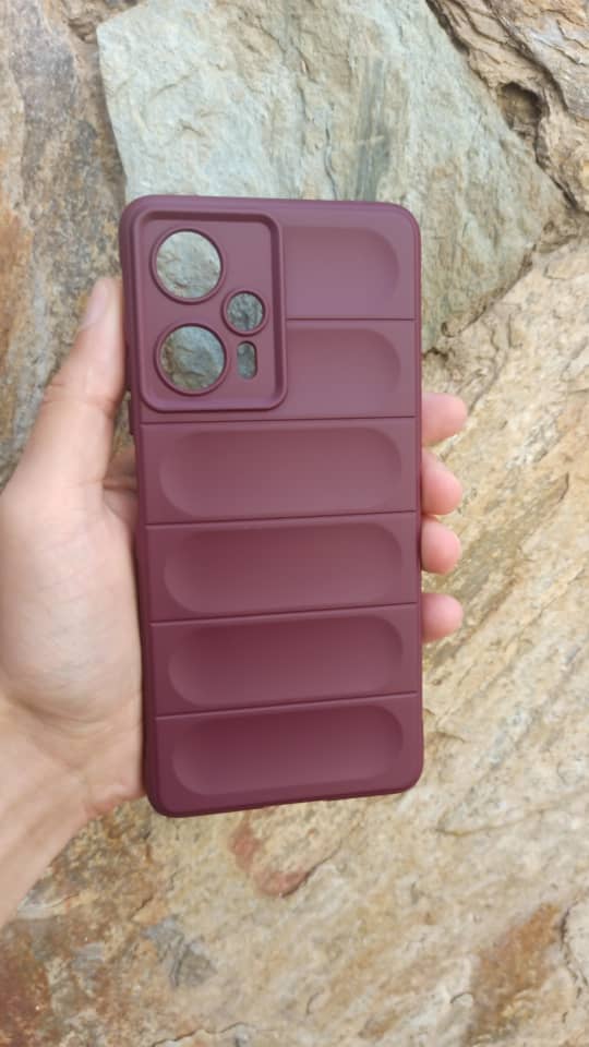 Xiaomi Poco F5 / Note 12 Turbo / Forro Ondulado / Vinotinto